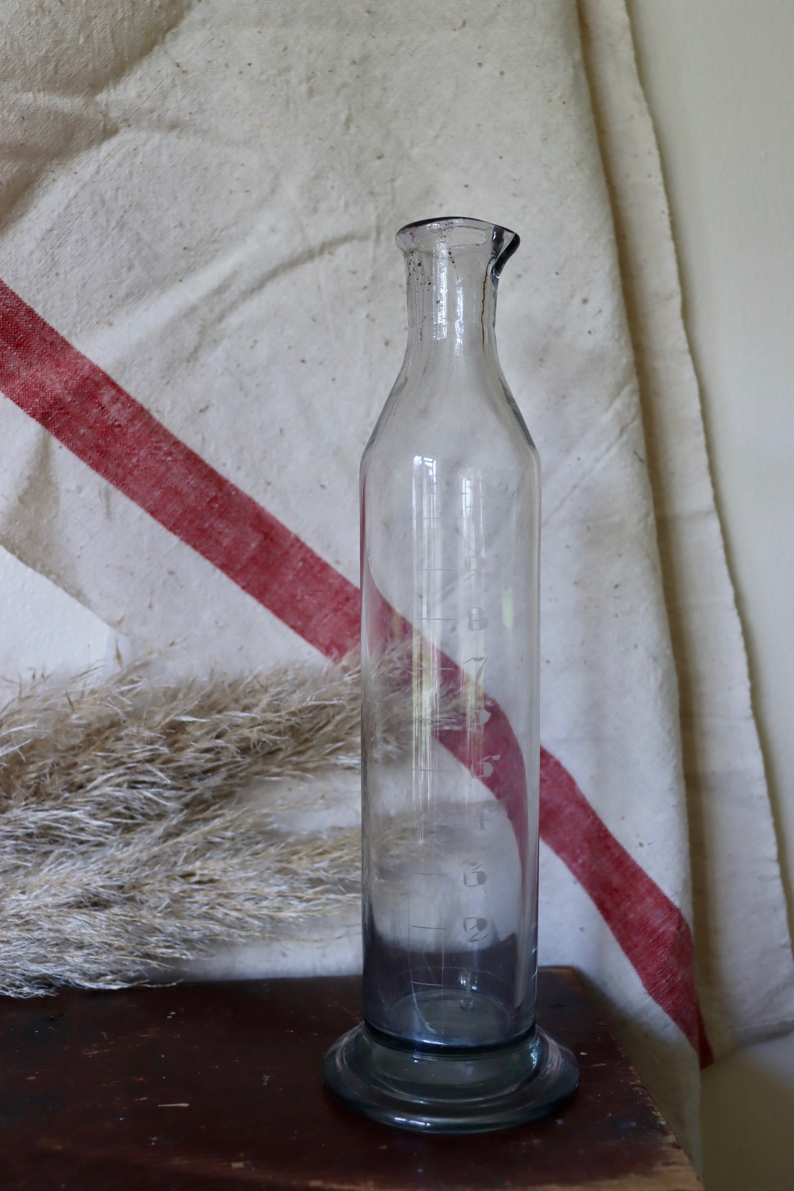 Vintage Etched Glass Scientific Chemist Measure