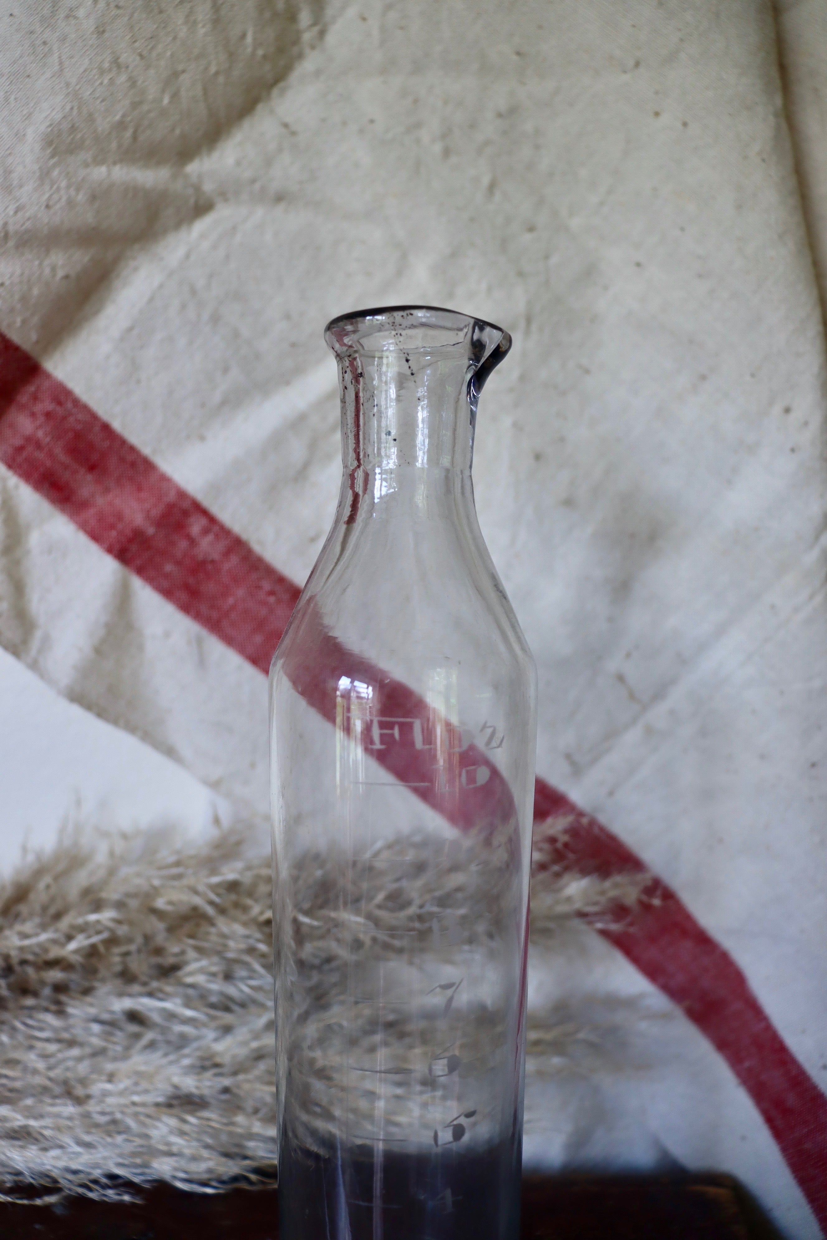 Vintage Etched Glass Scientific Chemist Measure