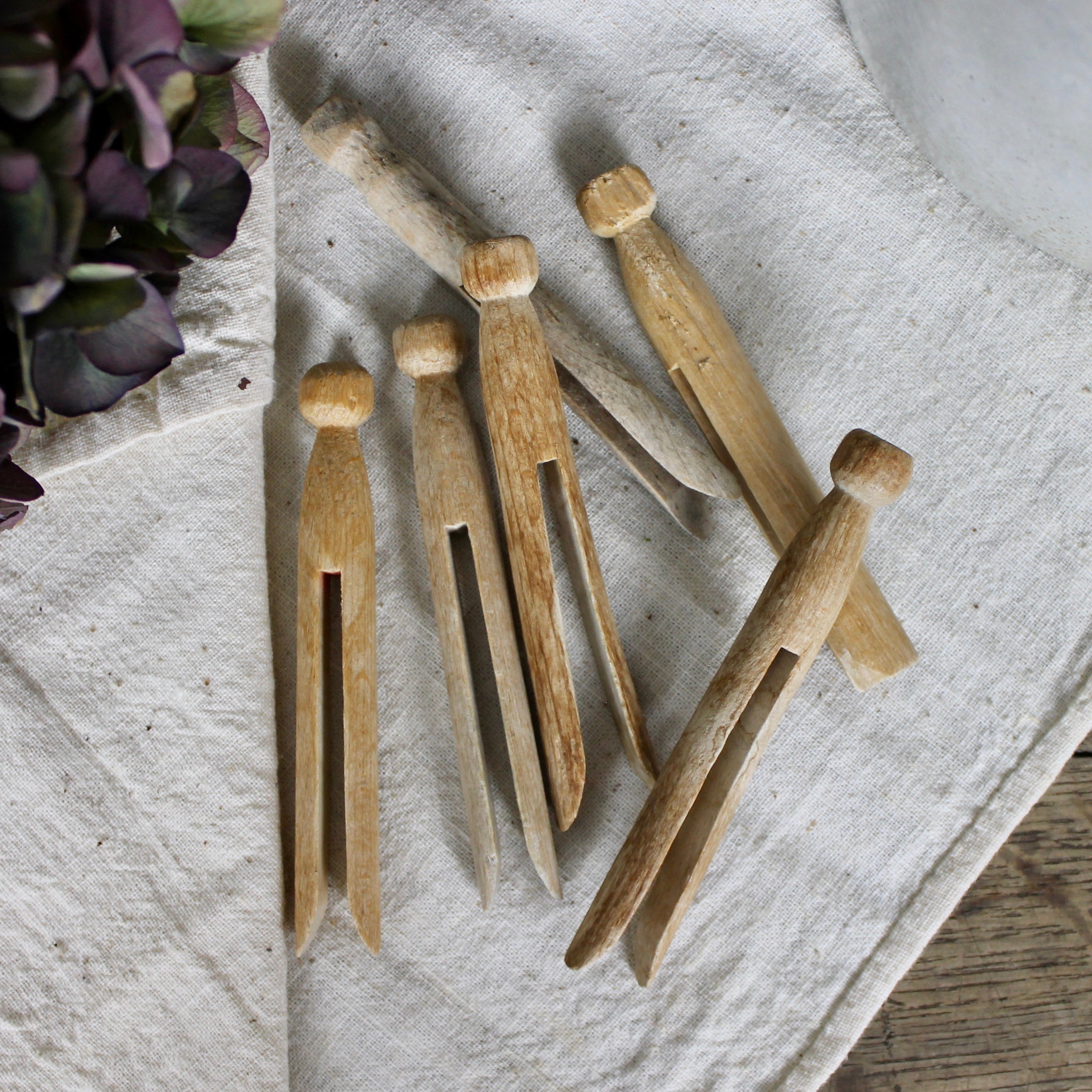 Vintage Wooden Dolly Pegs - Bundle of 6