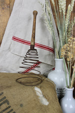 Load image into Gallery viewer, Vintage French Meringue Whisk
