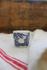 Load image into Gallery viewer, Vintage Willow Pattern Egg Cup
